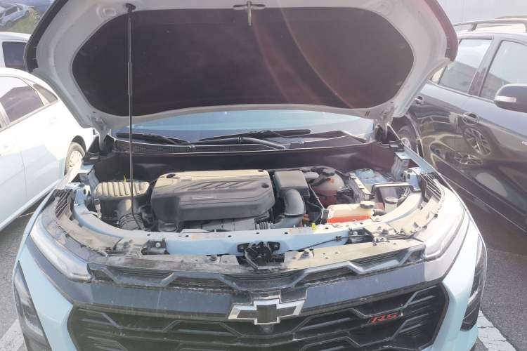 Used Chevrolet Equinox Plus 2024 102km RS Ultimate Edition Engine Bay