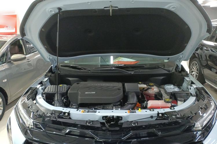 Used Chevrolet Equinox Plus 2024 102km RS Ultimate Edition Engine Bay