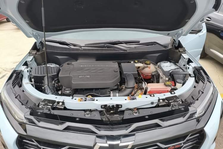 Used Chevrolet Equinox Plus 2024 102km RS Ultimate Edition Engine Bay