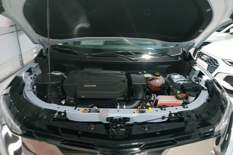 Used Chevrolet Equinox Plus 2024 155km ACTIV Ultimate Edition Engine Bay