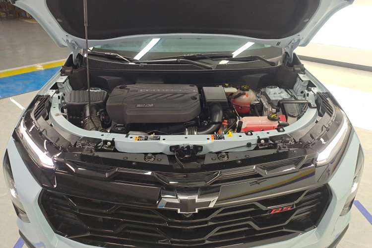 Used Chevrolet Equinox Plus 2024 102km RS Ultimate Edition Engine Bay