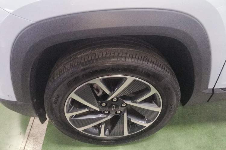 Used Chevrolet Equinox Plus 2024 102km RS Ultimate Edition Exterior 4