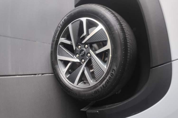 Used Chevrolet Equinox Plus 2024 102km RS Ultimate Edition Exterior 8