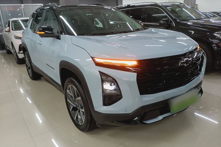 Used Chevrolet Equinox Plus 2024 102km RS Ultimate Edition Front Right 45 Deg