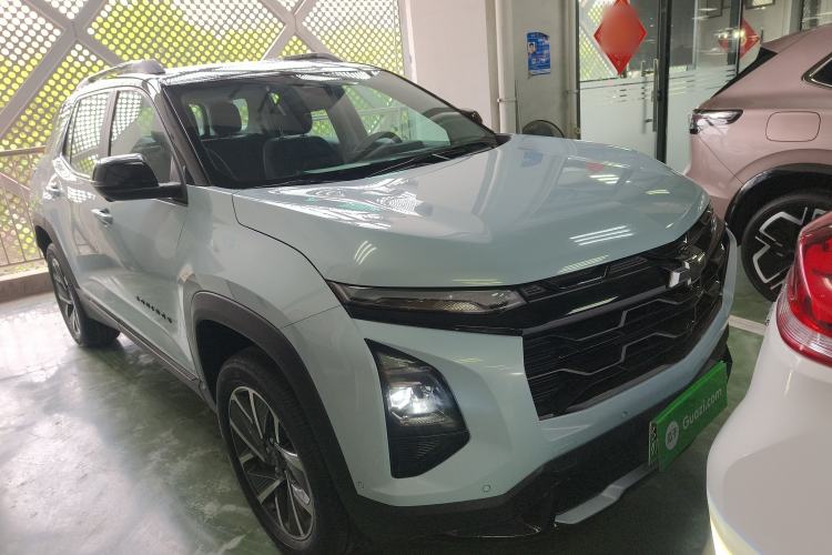 Used Chevrolet Equinox Plus 2024 102km RS Ultimate Edition Front Right 45 Deg