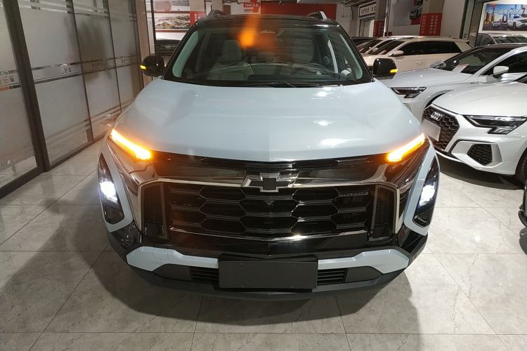 Used Chevrolet Equinox Plus 2024 155km ACTIV Ultimate Edition Front