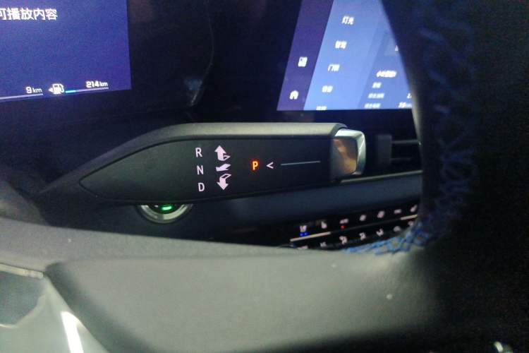 Used Chevrolet Equinox Plus 2024 102km RS Flagship Edition Gear Lever