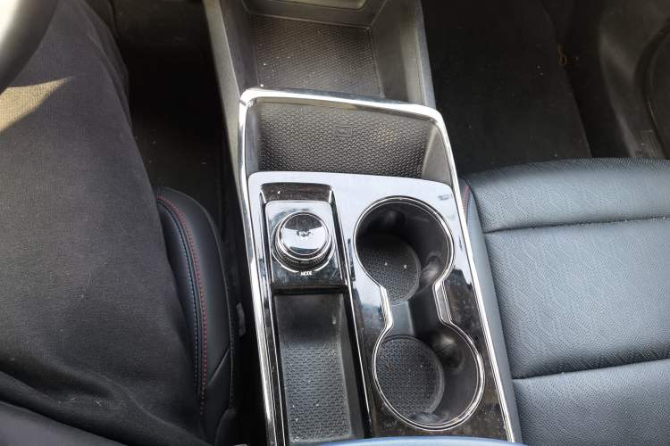 Used Chevrolet Equinox Plus 2024 102km RS Ultimate Edition Gear Lever