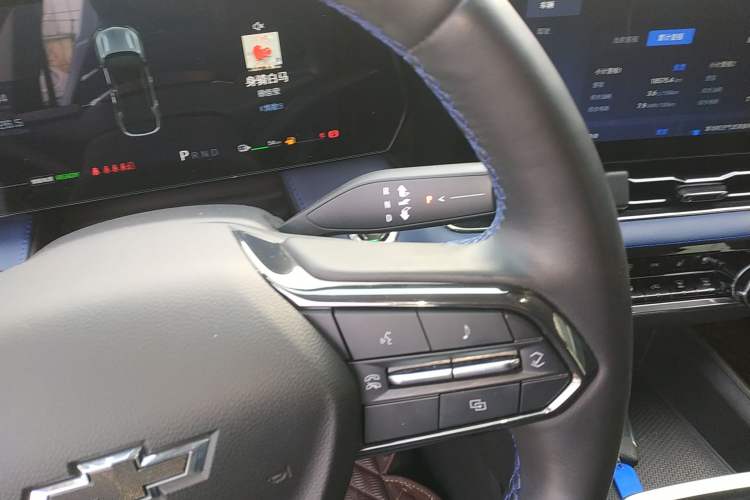 Used Chevrolet Equinox Plus 2024 102km RS Ultimate Edition Gear Lever