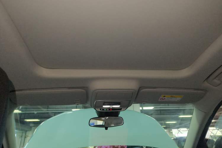 Used Chevrolet Equinox Plus 2024 102km RS Ultimate Edition Headliner