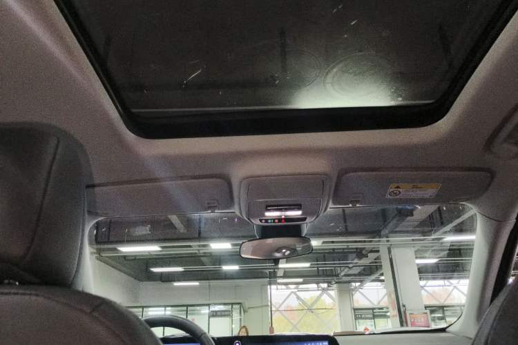 Used Chevrolet Equinox Plus 2024 102km RS Ultimate Edition Headliner