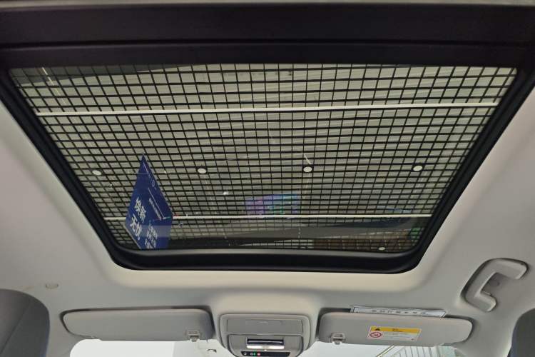 Used Chevrolet Equinox Plus 2024 102km RS Ultimate Edition Headliner