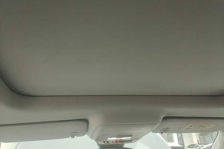 Used Chevrolet Equinox Plus 2024 102km RS Ultimate Edition Headliner