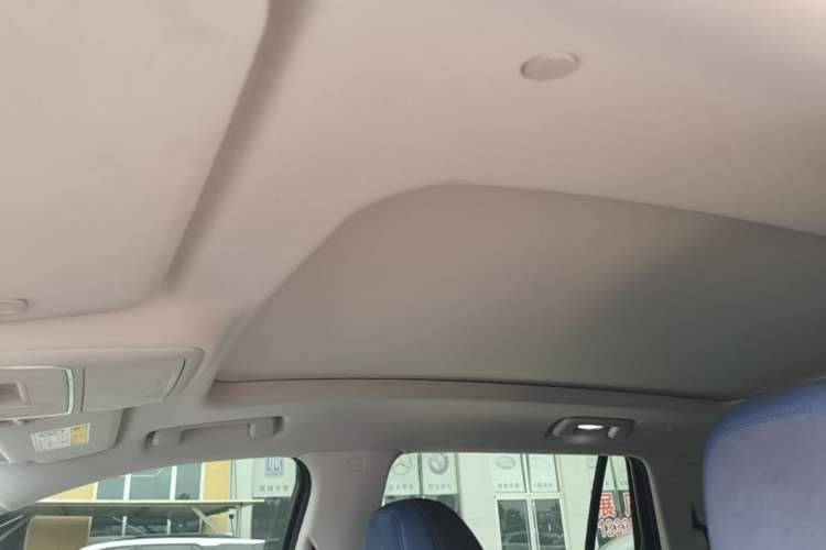 Used Chevrolet Equinox Plus 2024 102km RS Ultimate Edition Headliner