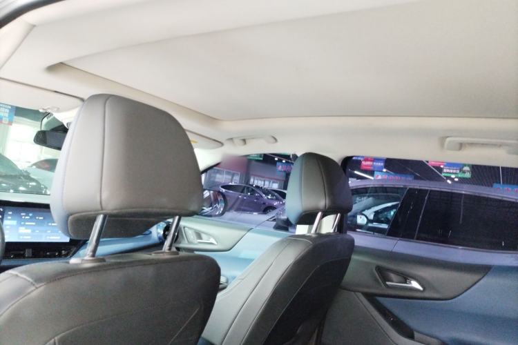 Used Chevrolet Equinox Plus 2024 102km RS Ultimate Edition Headliner