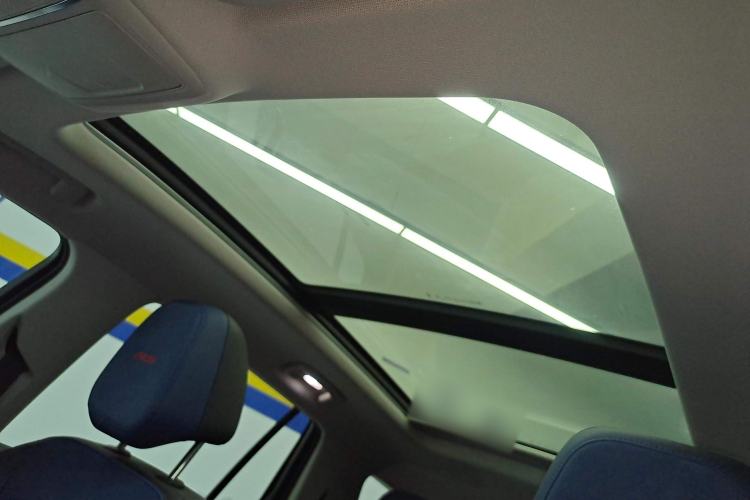 Used Chevrolet Equinox Plus 2024 102km RS Ultimate Edition Headliner