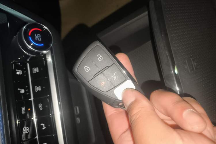 Used Chevrolet Equinox Plus 2024 102km RS Ultimate Edition Interior 1