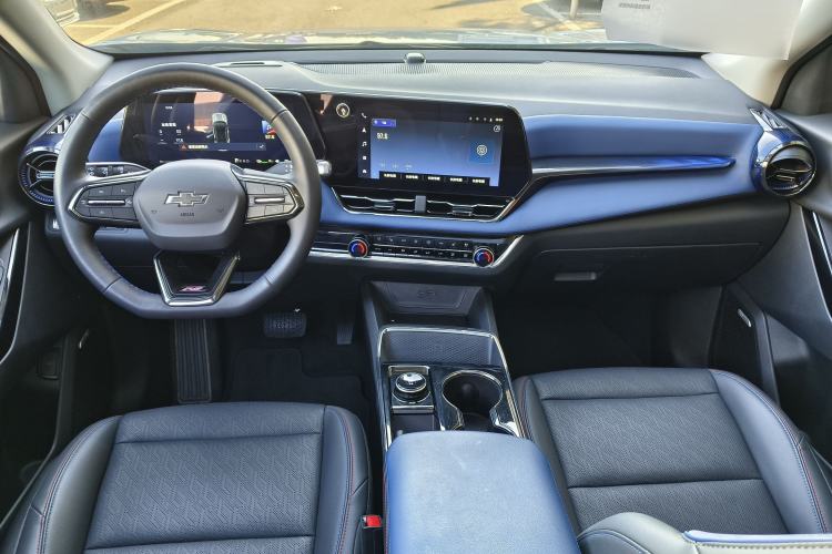 Used Chevrolet Equinox Plus 2024 102km RS Ultimate Edition Interior 2