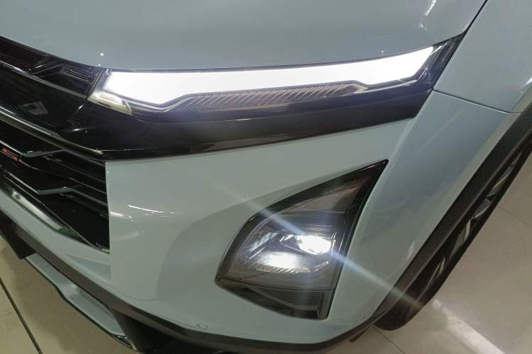 Used Chevrolet Equinox Plus 2024 102km RS Ultimate Edition Left Front Headlight