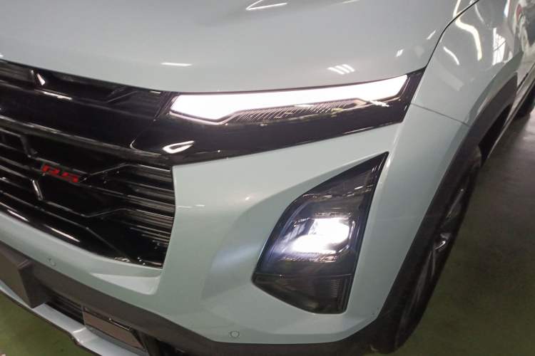 Used Chevrolet Equinox Plus 2024 102km RS Ultimate Edition Left Front Headlight