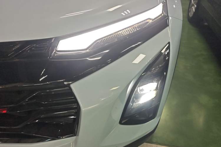 Used Chevrolet Equinox Plus 2024 102km RS Ultimate Edition Left Front Headlight