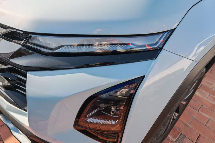 Used Chevrolet Equinox Plus 2024 102km RS Ultimate Edition Left Front Headlight