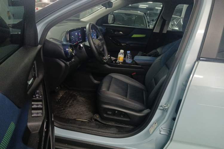Used Chevrolet Equinox Plus 2024 102km RS Flagship Edition Left Front Seat