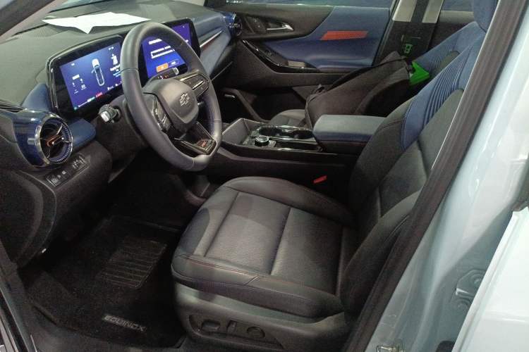 Used Chevrolet Equinox Plus 2024 102km RS Ultimate Edition Left Front Seat