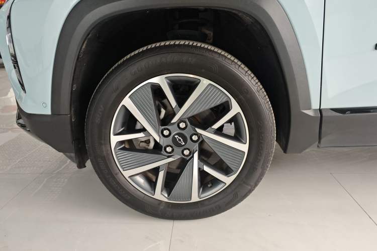 Used Chevrolet Equinox Plus 2024 102km RS Ultimate Edition Left Front Wheel Hub