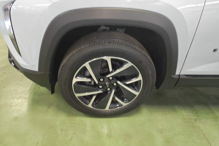 Used Chevrolet Equinox Plus 2024 102km RS Ultimate Edition Left Front Wheel Hub