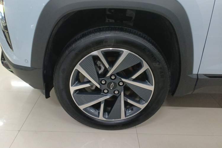 Used Chevrolet Equinox Plus 2024 102km RS Ultimate Edition Left Front Wheel Hub