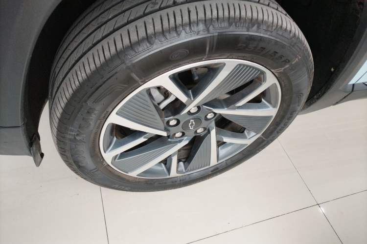 Used Chevrolet Equinox Plus 2024 102km RS Ultimate Edition Left Front Wheel Hub
