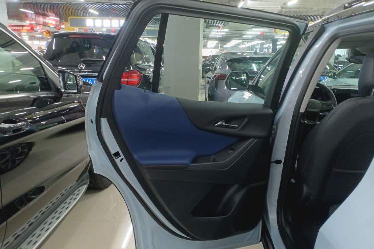 Used Chevrolet Equinox Plus 2024 102km RS Ultimate Edition Left Rear Door Interior