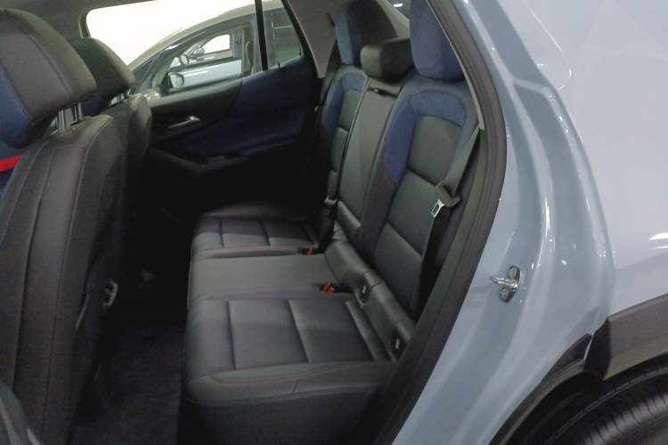 Used Chevrolet Equinox Plus 2024 102km RS Ultimate Edition Left Rear Seat