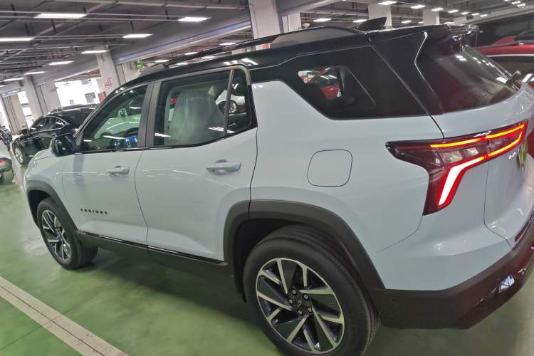 Used Chevrolet Equinox Plus 2024 102km RS Ultimate Edition Left Side