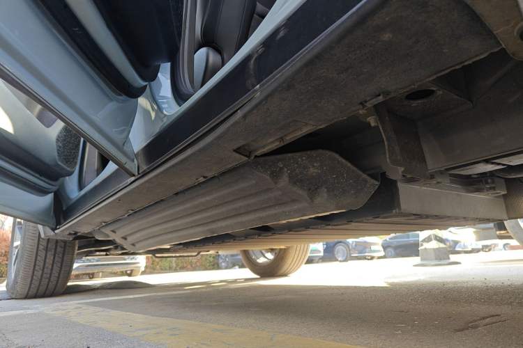 Used Chevrolet Equinox Plus 2024 102km RS Ultimate Edition Left Side Sill