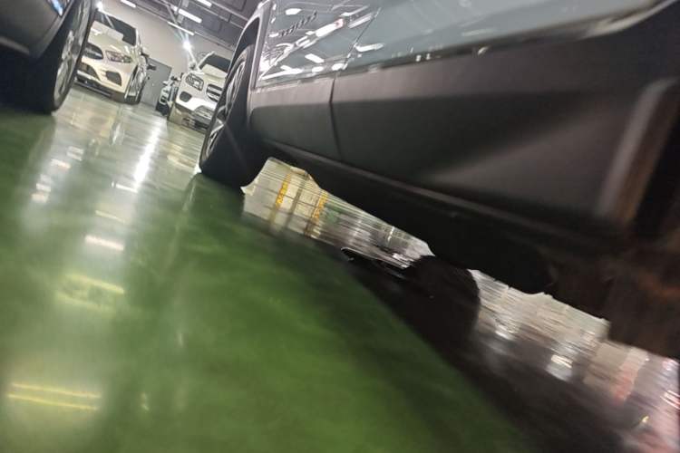 Used Chevrolet Equinox Plus 2024 102km RS Ultimate Edition Left Side Sill