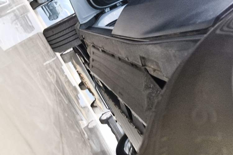 Used Chevrolet Equinox Plus 2024 102km RS Ultimate Edition Left Side Sill