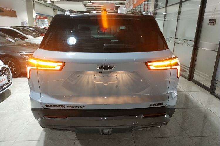 Used Chevrolet Equinox Plus 2024 155km ACTIV Ultimate Edition Rear