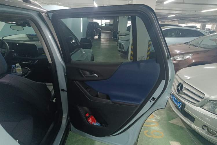 Used Chevrolet Equinox Plus 2024 102km RS Flagship Edition Right Rear Door Interior