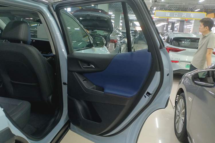 Used Chevrolet Equinox Plus 2024 102km RS Ultimate Edition Right Rear Door Interior