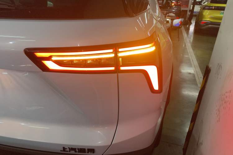 Used Chevrolet Equinox Plus 2024 102km RS Ultimate Edition Right Rear Taillight