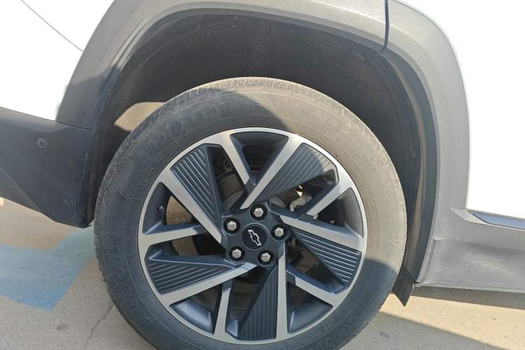 Used Chevrolet Equinox Plus 2024 102km RS Ultimate Edition Right Rear Wheel Hub