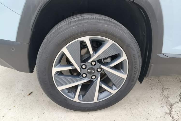 Used Chevrolet Equinox Plus 2024 102km RS Ultimate Edition Right Rear Wheel Hub