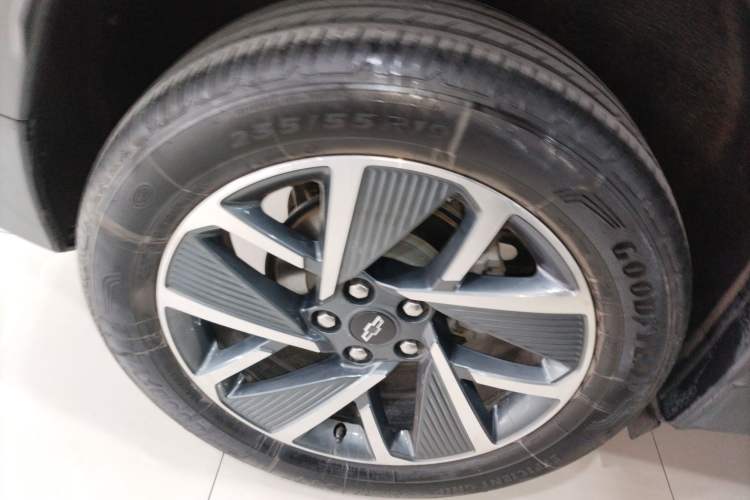Used Chevrolet Equinox Plus 2024 102km RS Ultimate Edition Right Rear Wheel Hub