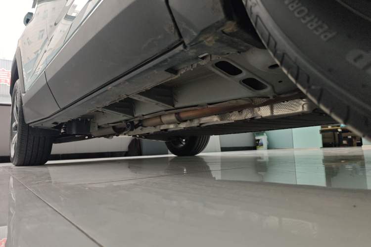 Used Chevrolet Equinox Plus 2024 102km RS Ultimate Edition Right Side Sill