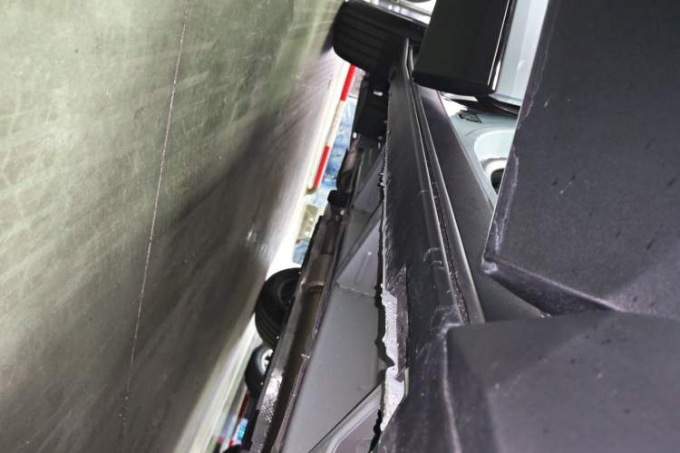 Used Chevrolet Equinox Plus 2024 102km RS Ultimate Edition Right Side Sill