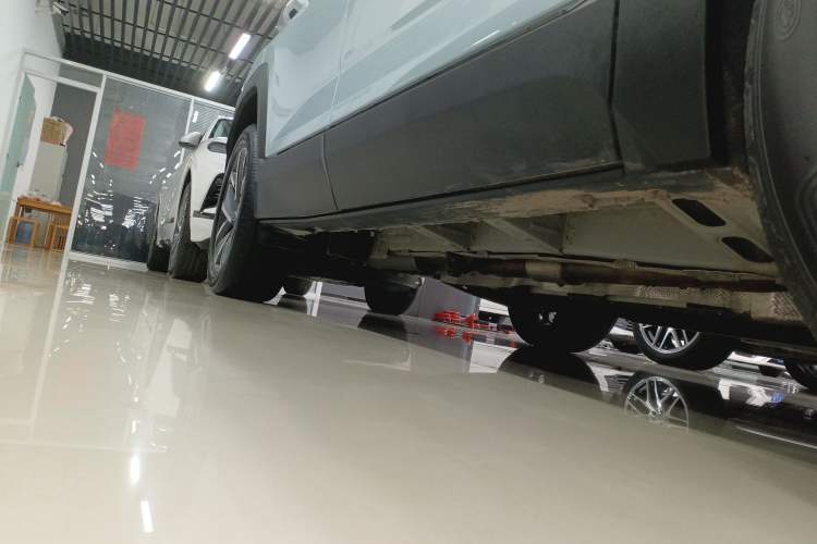 Used Chevrolet Equinox Plus 2024 102km RS Ultimate Edition Right Side Sill