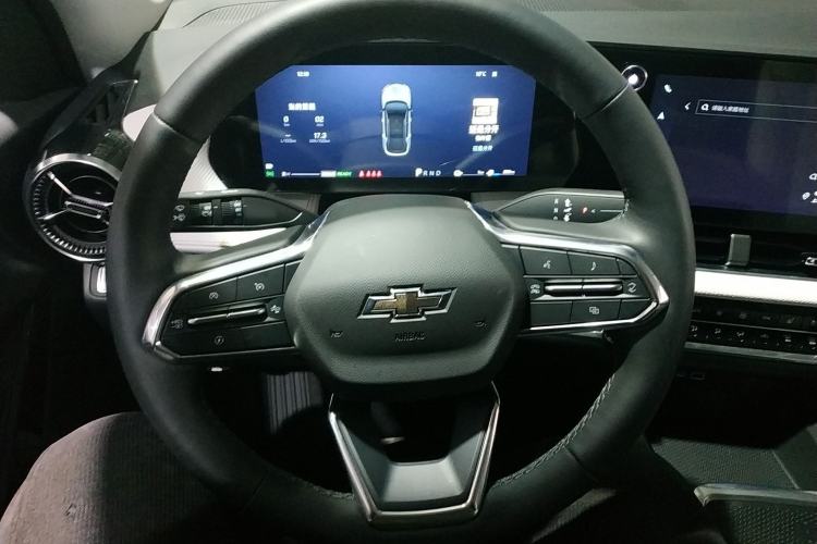 Used Chevrolet Equinox Plus 2024 155km ACTIV Ultimate Edition Steering Wheel