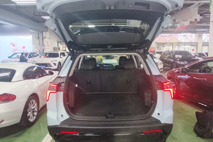 Used Chevrolet Equinox Plus 2024 102km RS Ultimate Edition Trunk